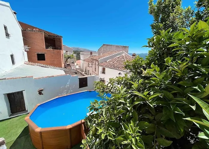 La Palmera. Casa Rural Con Piscina Privada.