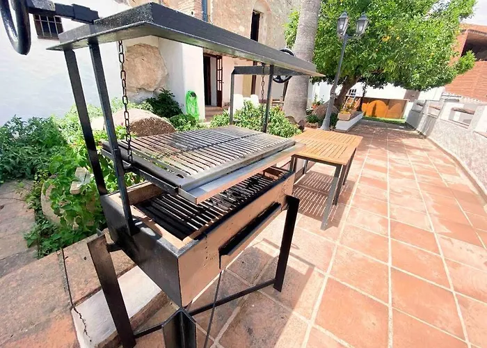 La Palmera. Casa Rural Con Piscina Privada.